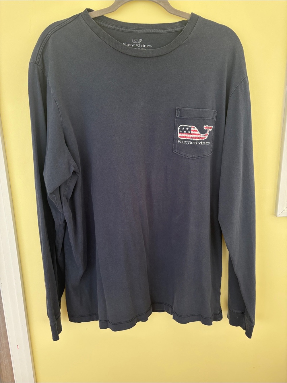 Vineyard Vines Long-Sleeve Pocket Tee - Navy Blue with Flag Whale
